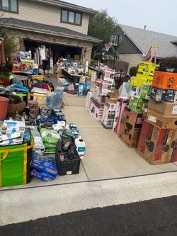 Huge Garage Sale🚨🚨🚨