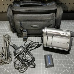 Sony CCD-TRV138 Hi8 8mm HandyCam Camcorder Camera