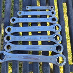 THIS IS 7 INDESTRO SELECT RATCHET WRENCHS 0704 5/8-11/16, 2.0705 5/8-3/4,0708 13/16-7/8 ,703 1/2-9/16,702 7/16-3/8, 701 5/16-1/4. Asking $60 