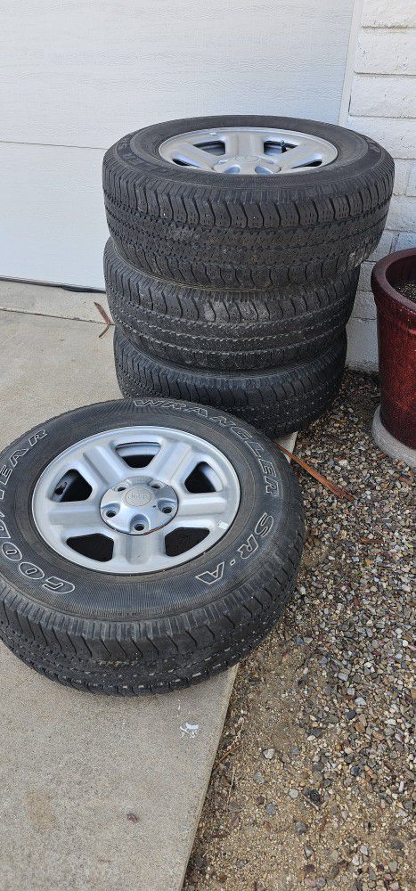 235/70R/16 Jeep Tires and Wheels