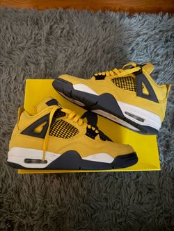 Air Jordan 4 retro lightning size 8