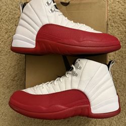 Size 11.5 (Pre owned, damaged box) - 2023 Air jordan 13 retro cherry 