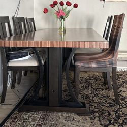 Dining table 8 seats 