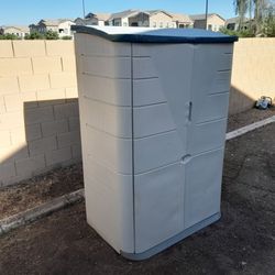 Larger Vertical Rubbermaid Storage Tool Cabinet Shed 53x30x77 Read Description See All Photos