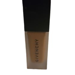 Givenchy Prisme Libre Skin Caring Foundation Matte 6-W430