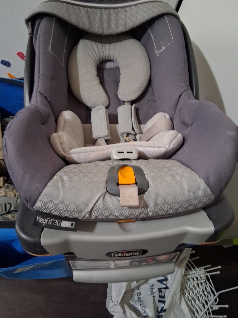 Chicco Keyfit Infant Carseat