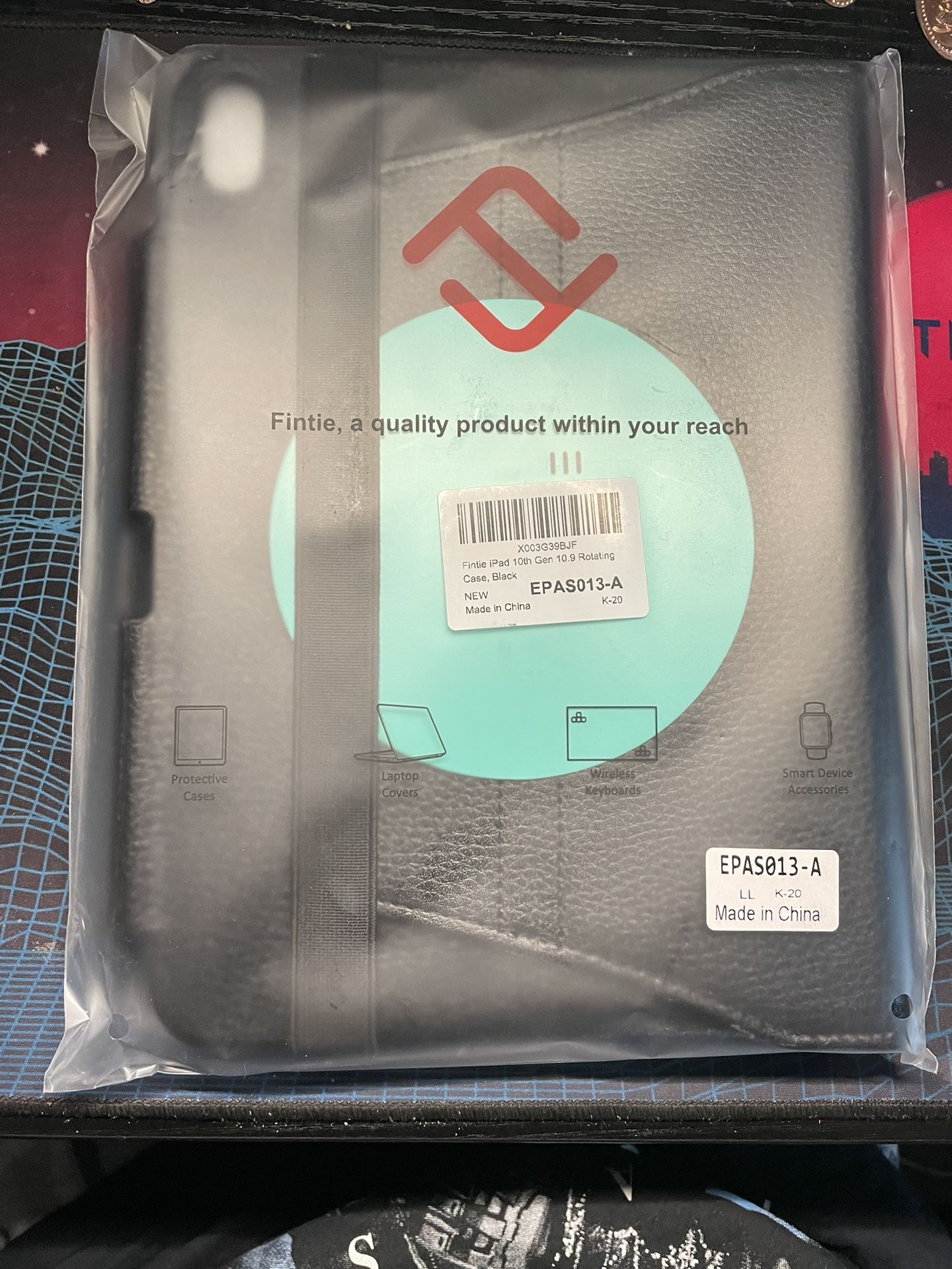 iPad 10th Gen 10.9 Rotating Case, Black