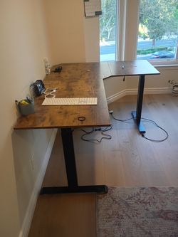 Electric desk