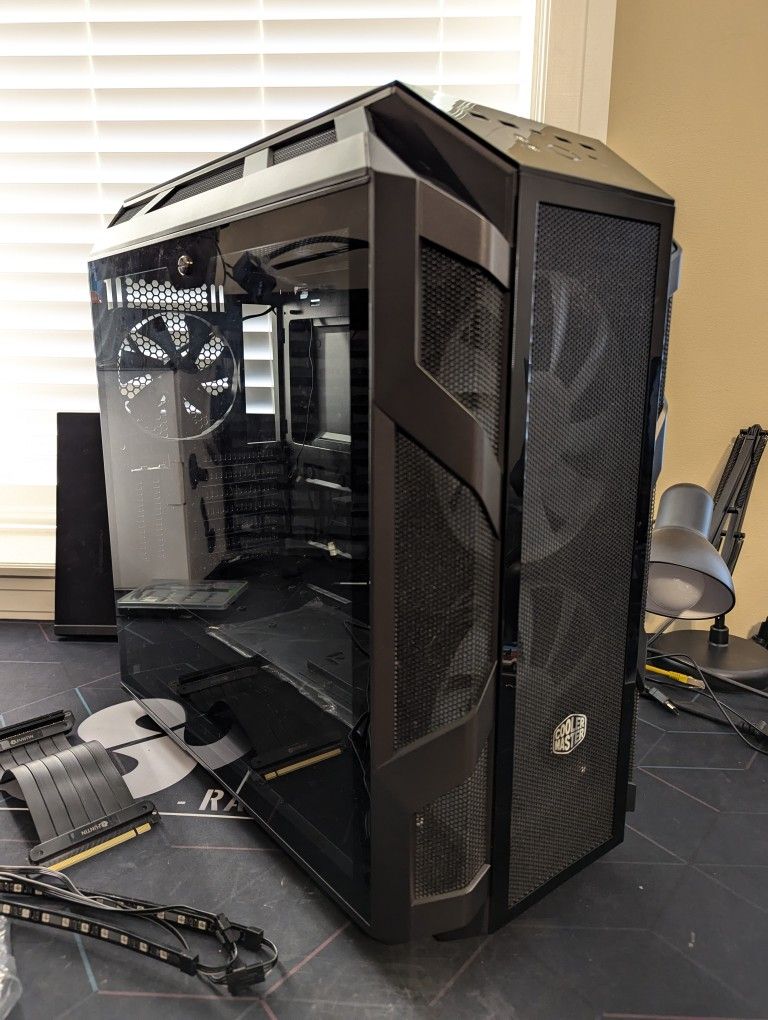 PC Case by Cooler master H500M