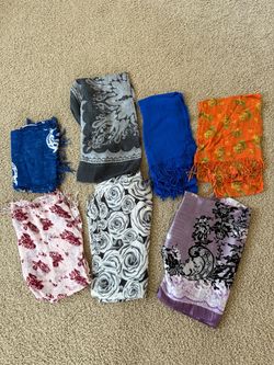 Lot of 7 scarfs