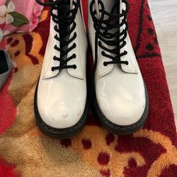 Dr.martens Women’s Boot Good Condition 