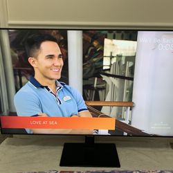 55" Samsung  Smart Tv With Remote! Few Month Used