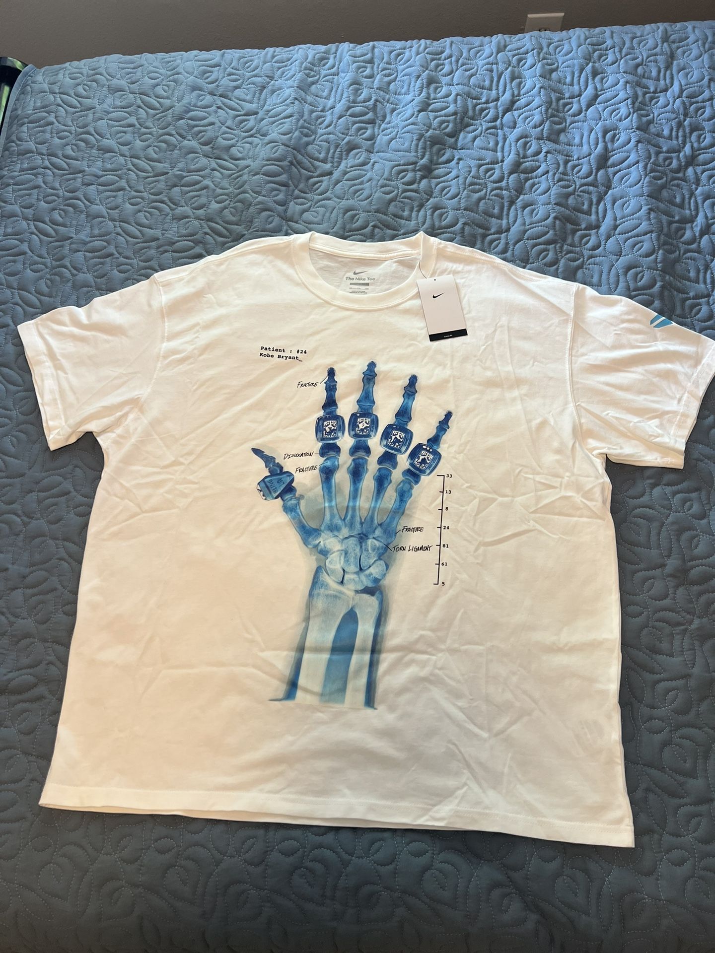WHITE NIKE T-SHIRT 2XL KOBE BRYANT BLUE HAND X-RAY WITH CHAMPIONSHIP RINGS