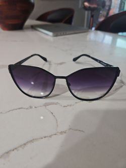 Black Cat-Eye Sunglasses with Gradient Lenses
