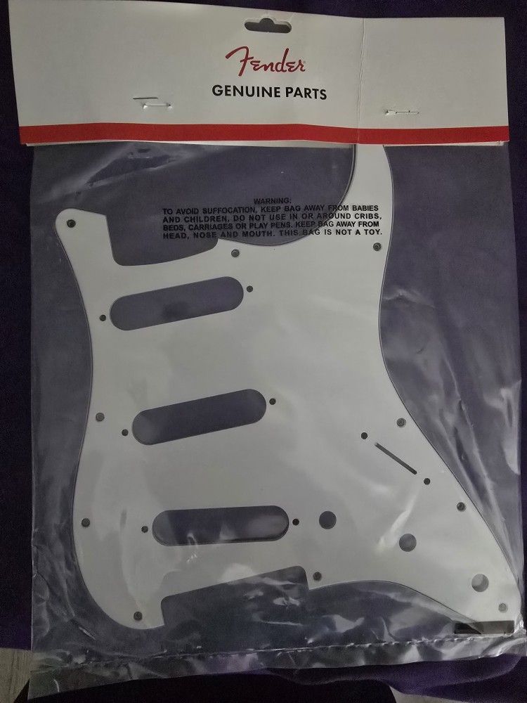 Fender Standard Strat White Pickgaurd