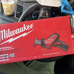 Milwaukee M12 Recip Sawzall With Battery And Charger 