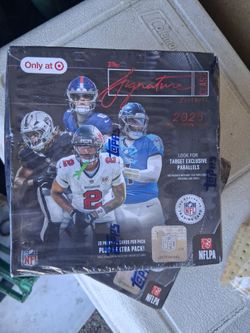 TOPPS SIGNATURE CLASD FOOTBALL 2025 NFL TRADING CARDS
