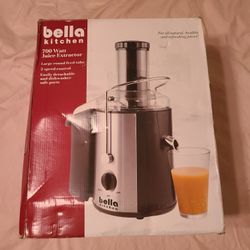 Bella 700 Watt Juicer