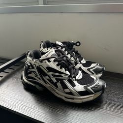 Balenciaga runners