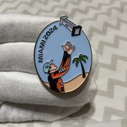 Lando Norris miami 2024 win enamel pin brooch anime formula1 f1