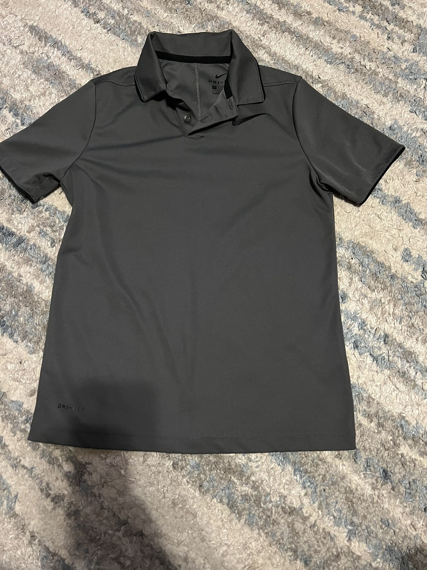 Boys size small Nike polo