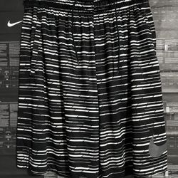 Nike MEN Athletic Shorts Large Black/white Basketball Running Waves Big Swoosh