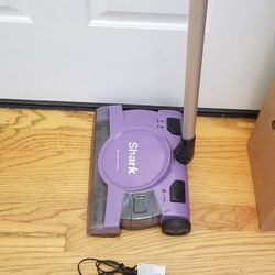 NEW Shark VACUUM WITH AMAZING POWER SUCTION. , WORKS EXCELLENT  , IN THE BOX 