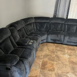 New Power 3 Reclining Sectional.  Grey Or Brown Velvet.  116x104x41H.  Free Delivery!