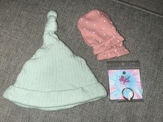 Baby hat and mittens