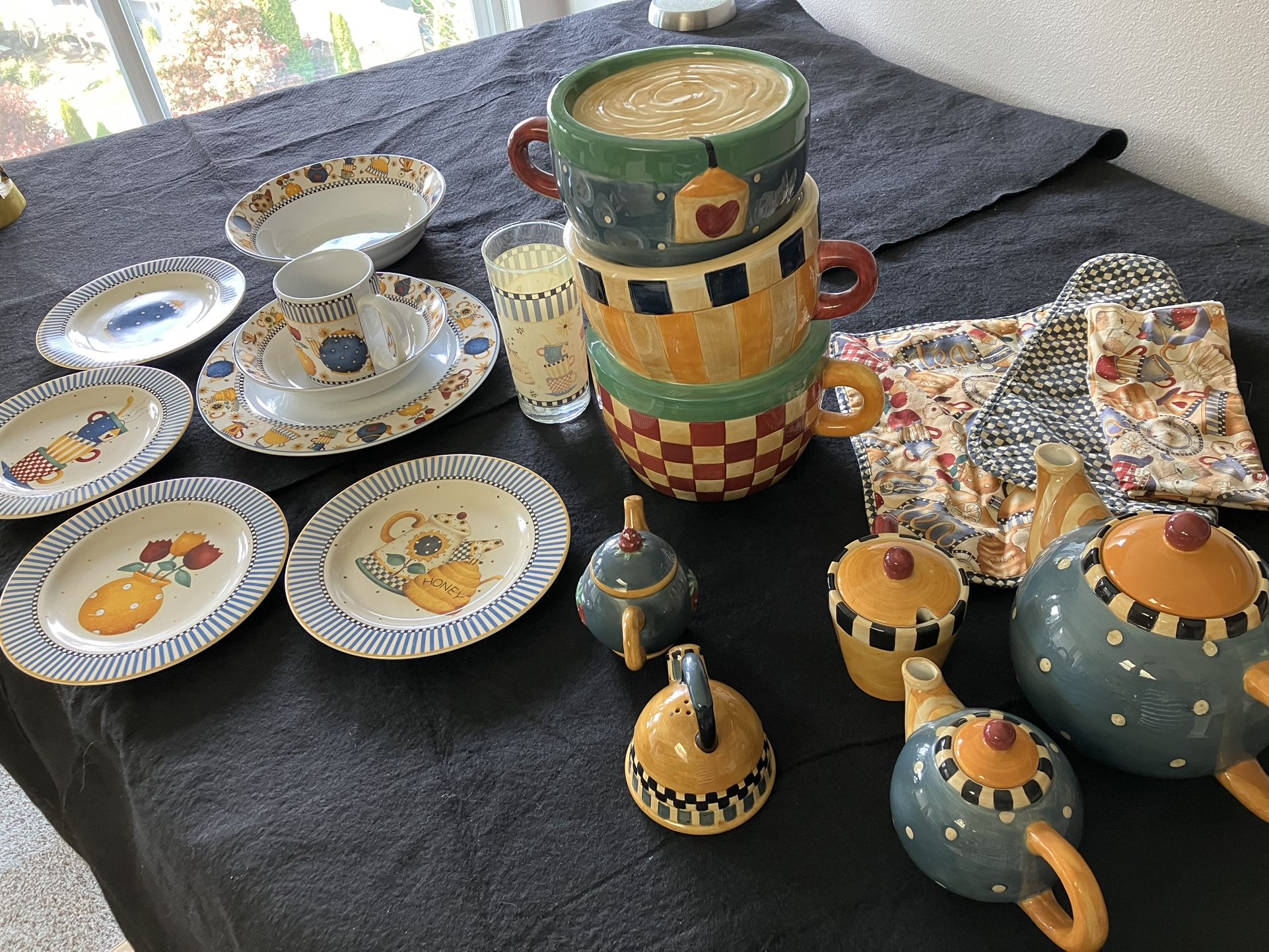 Sakura Debbie Mumm Ceramic Place Settings, Placemats, Napkins And Cookie Jar