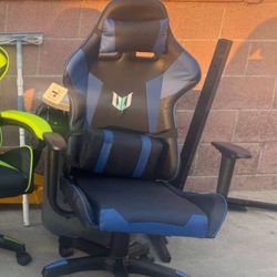 gaming chair with lumbar support pilloe and headrest