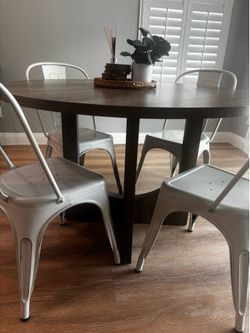Farmhouse Grey Round Table & Chairs