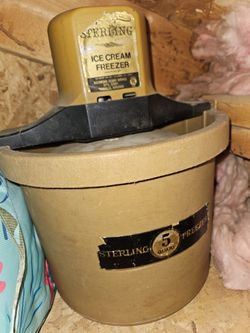 Vintage Sterling 165A Richmond Cedar 5 Quart Electric Ice Cream Maker Freezer