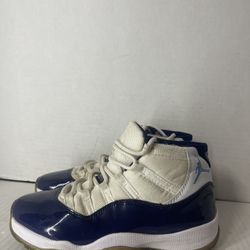 Jordan 11 Retro 2016 Size 7 136046-018 