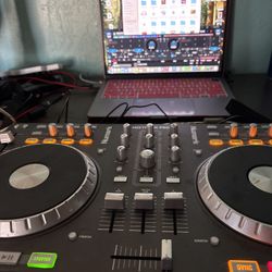 Usb con musica de la que pida..dj..320 Y Videos  Y Karaoke