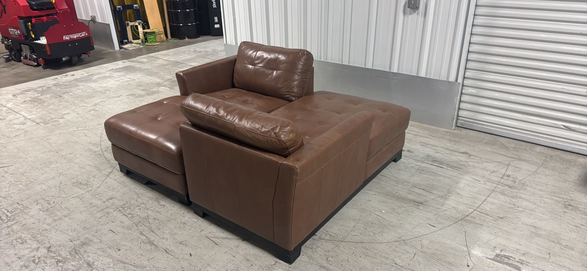 🔥 Beautiful Brown Leather Modular Lounge Set – Priced to Move! 🔥