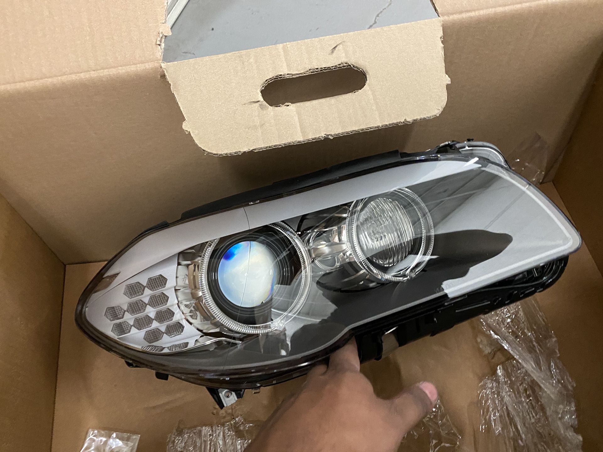 2013 BMW 5 Series 535i M5 Right headlight