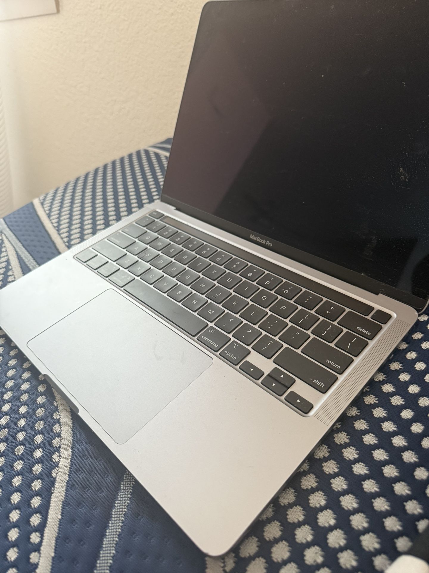 MacBook Pro M1 13inch Memory: 8 GB Unified