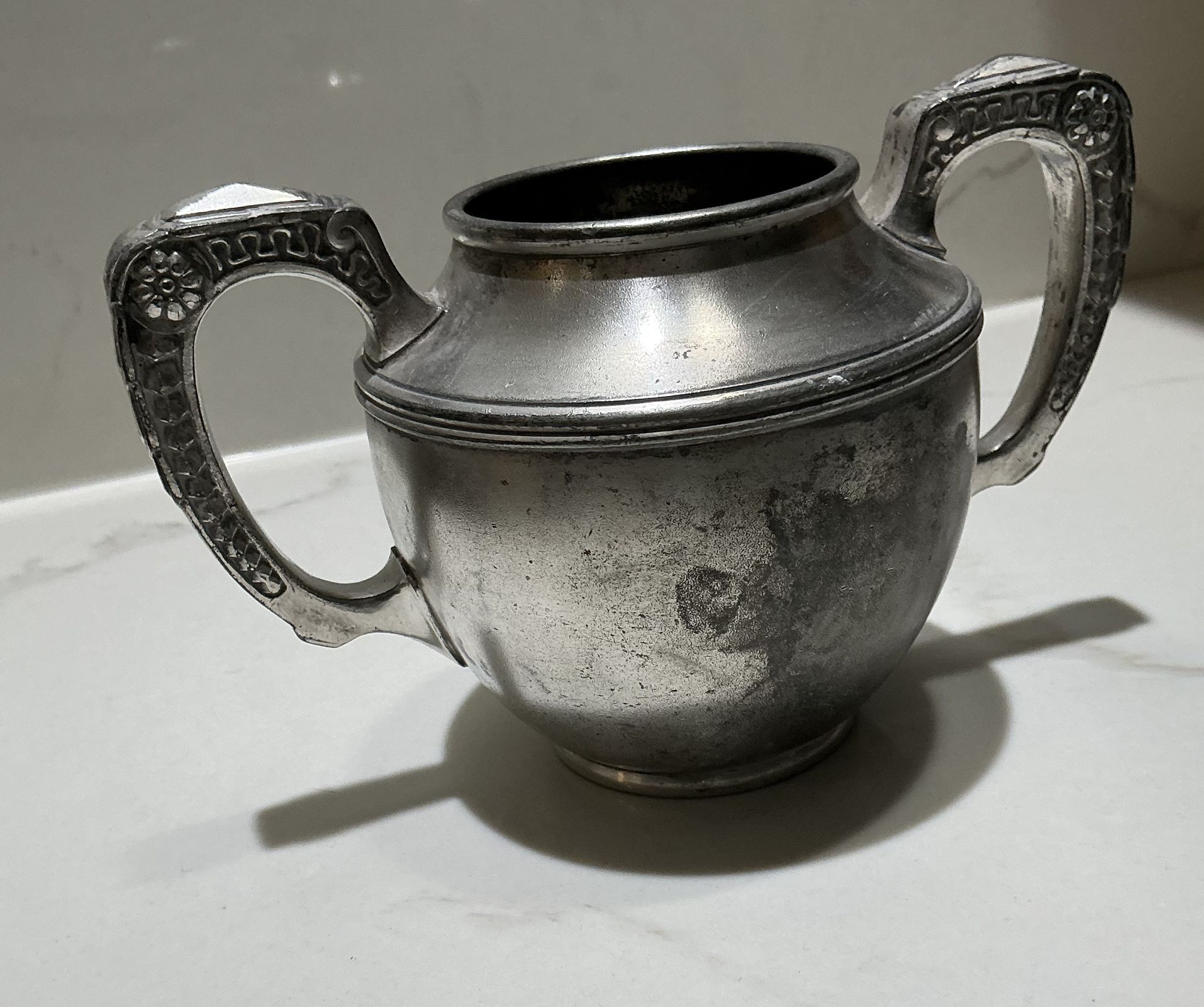 Middletown Plate Co Antique Silver Quadruple Plated Sugar Bowl