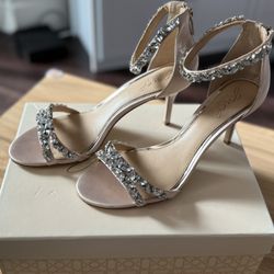 Jewel Badgley Mischka Heels