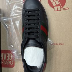 Gucci, black shoes original never used size 10