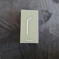Samsung S25, Smoke Silver, New In The Box w/3 Months Service, Case,  And Screen Protector For Sale!