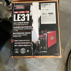 New Lincoln Electric Mig Stick Tig Welder LE31
