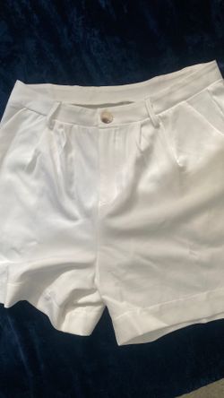 Women’s summer casual white shorts