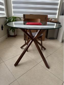 Free Dining Table