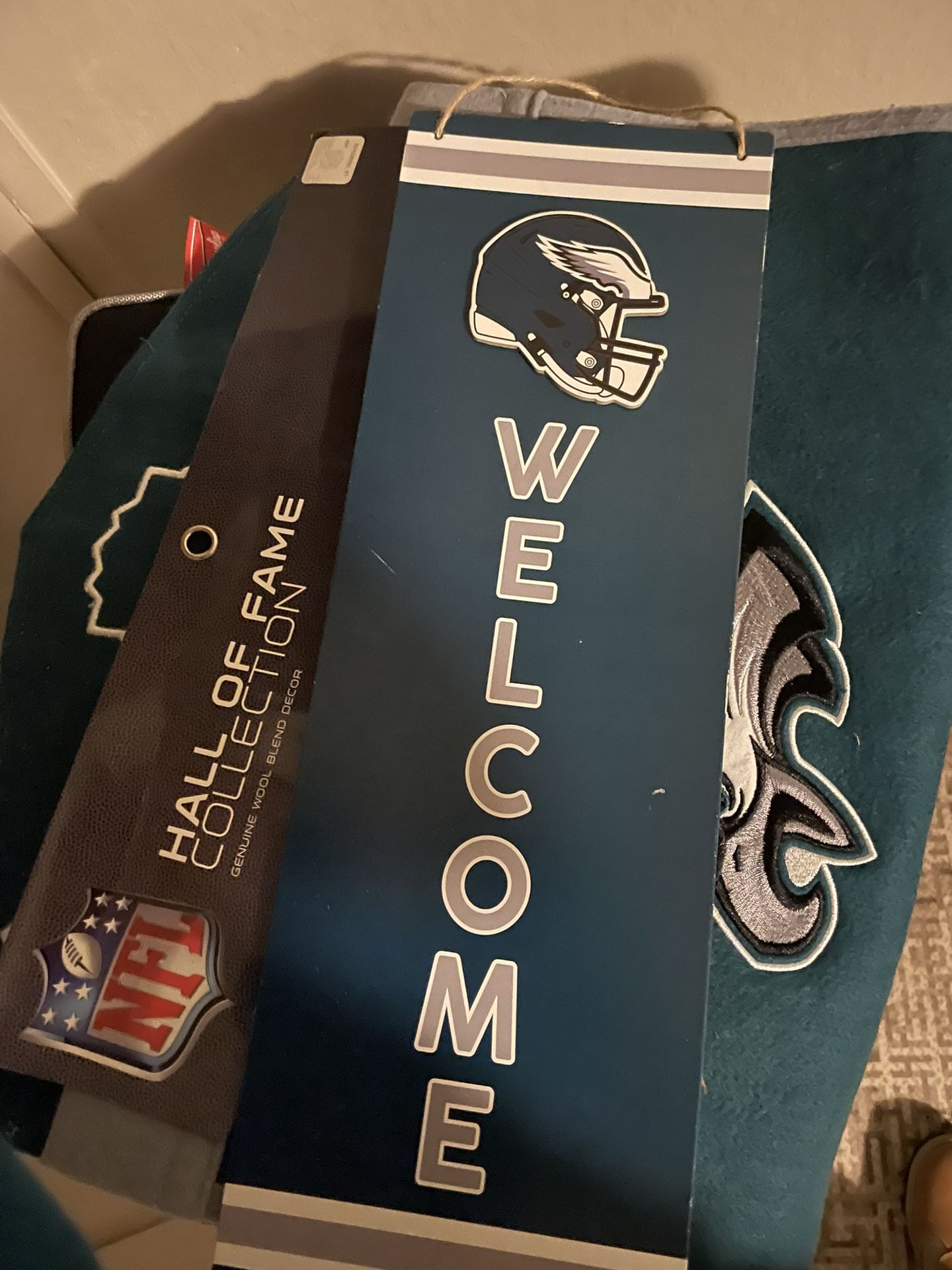 Eagles, Welcome Sign