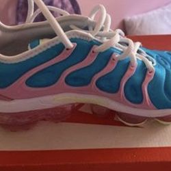 Air Vapor Max Plus Easter/ Barely Volt