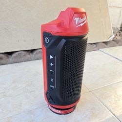 Milwaukee 12V Bluetooth Speaker with PACKOUT Compatibility (Tool Only)
