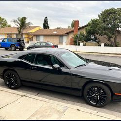 Dodge  Challanger. Sxt plus 