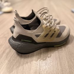 Adidas UltraBoost 